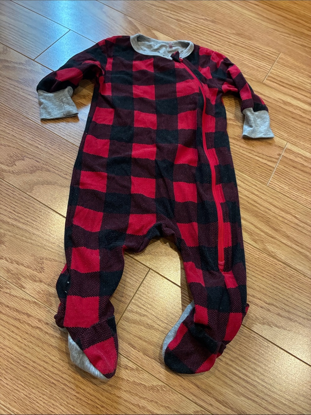 20/25$ 🧸 Kids Red & Black Buffalo Plaid One-Piece Footed Pajamas